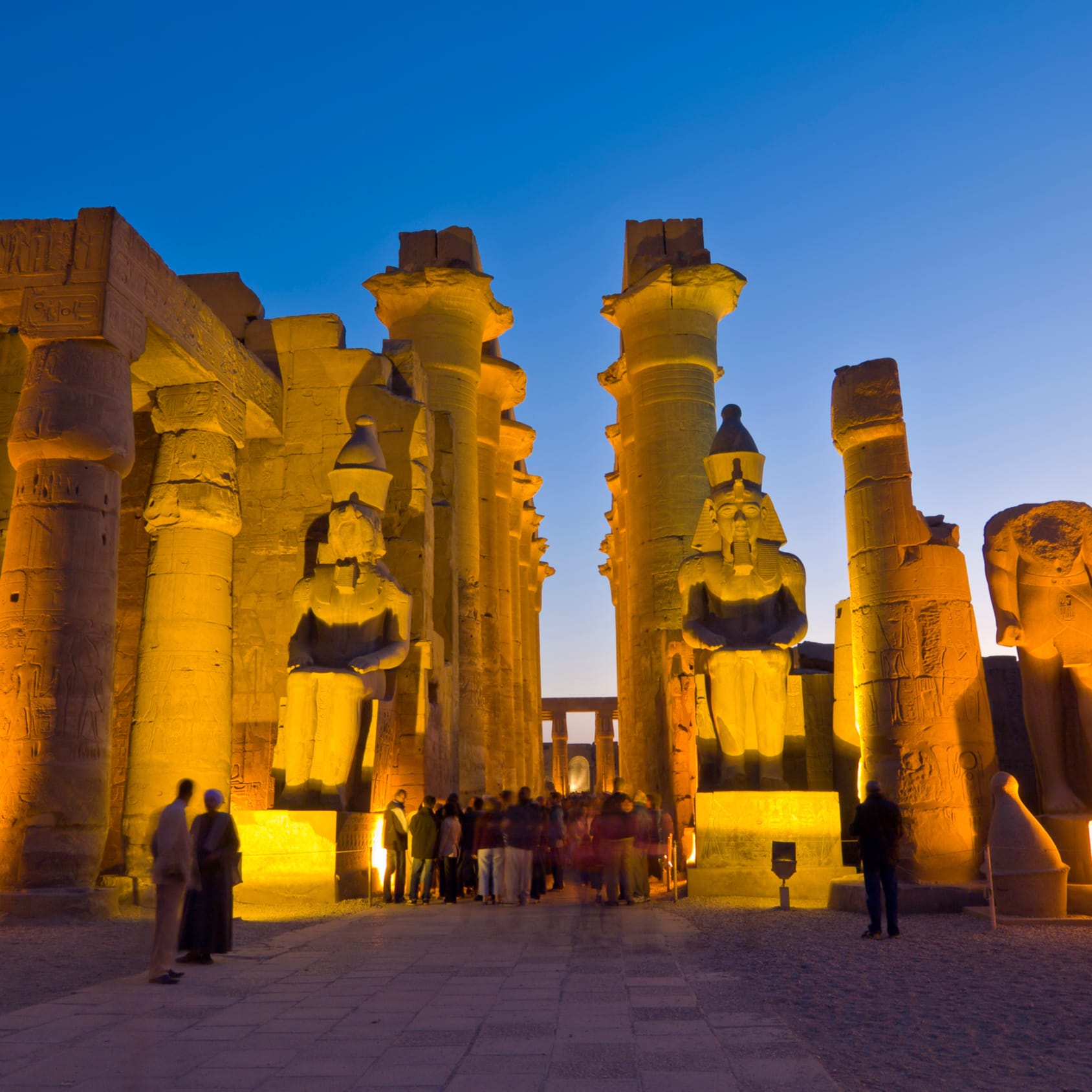 Luxor small bus (8 people)